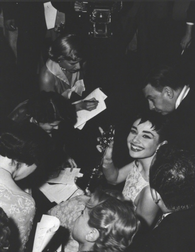 奥黛丽·赫本1954年奥斯卡获奖图片(第4页)