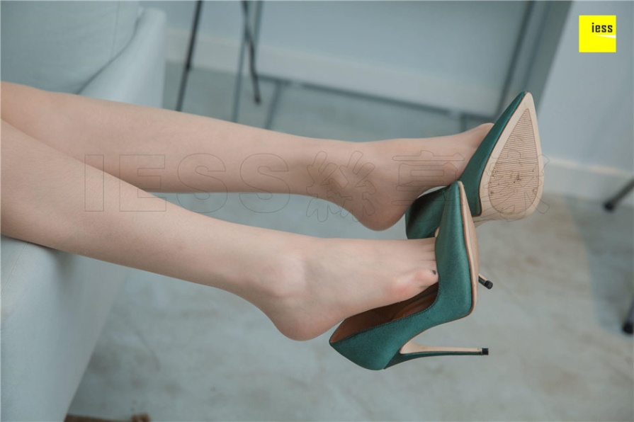极品美女云芝性感美腿私房写真图片(第35页)