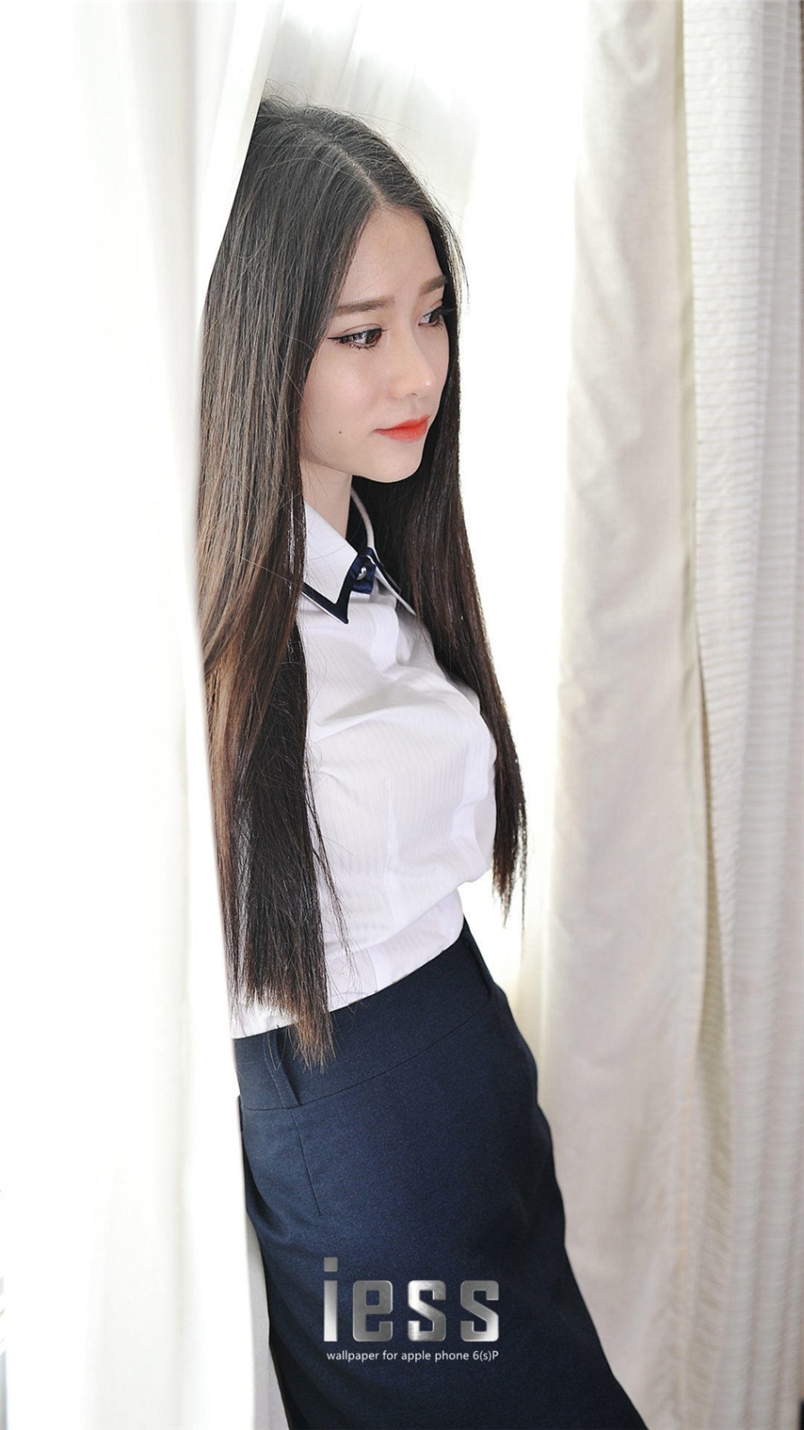 OL制服美女佳佳室内雪白美足写真图片(第12页)