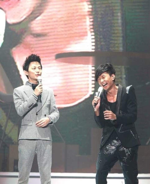林俊杰和何炅上海演唱会合照图片(第5页)