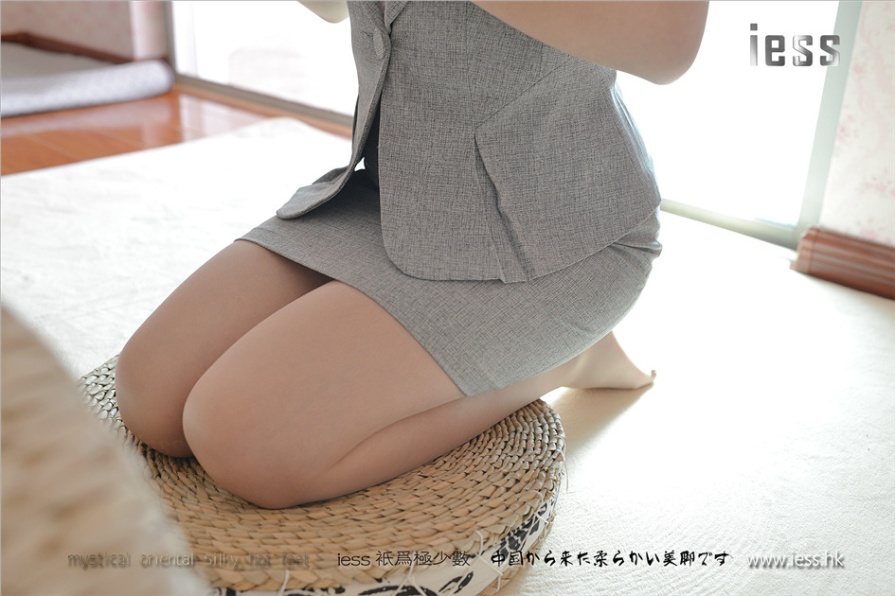 极品美腿模特室内性感白皙玉足写真图片(第31页)