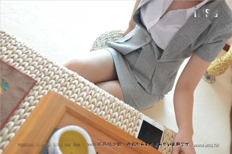 极品美腿模特室内性感白皙玉足写真图片(第33页)