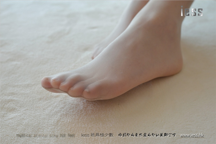 极品美腿模特室内性感白皙玉足写真图片(第37页)