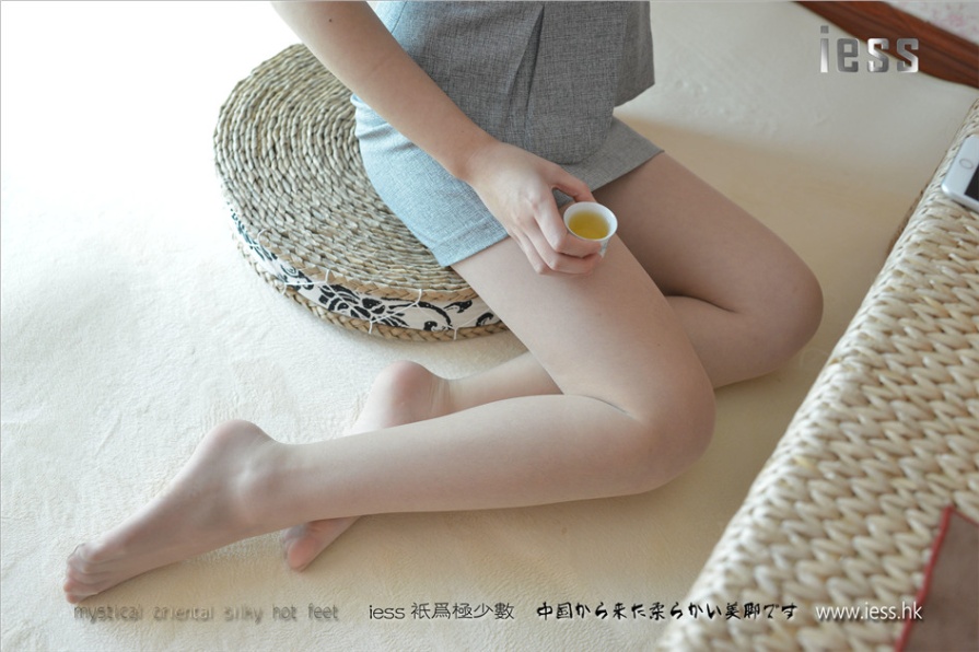 极品美腿模特室内性感白皙玉足写真图片(第50页)