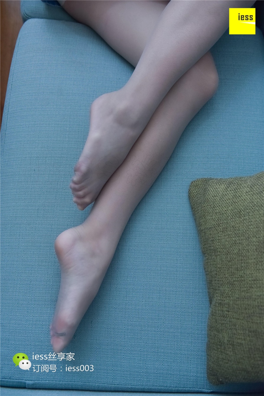 短发美女冬夏室内性感美腿写真图片(第3页)