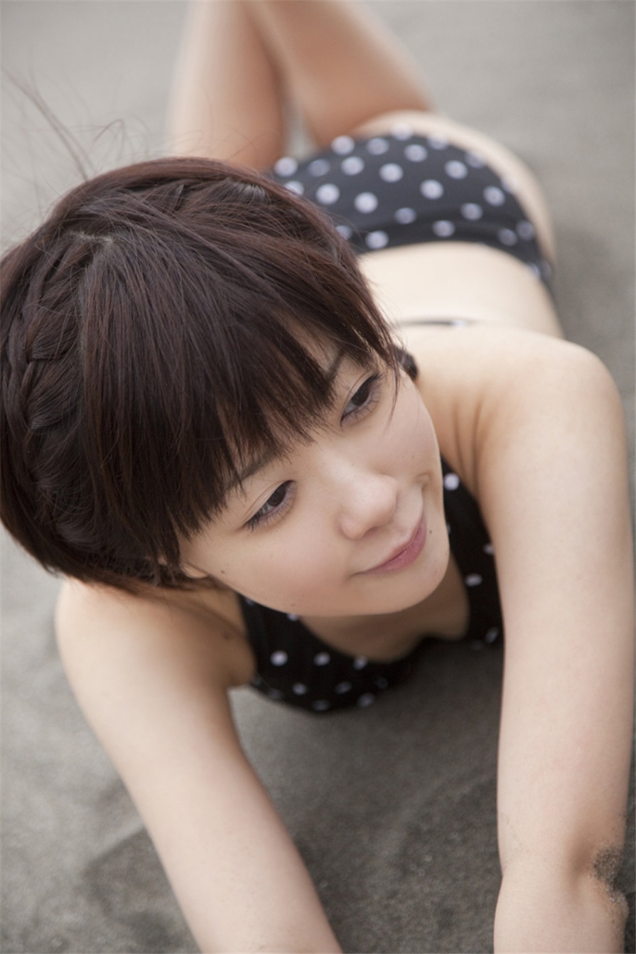 日本美女清水佐紀比基尼外景摄影照片(第37页)