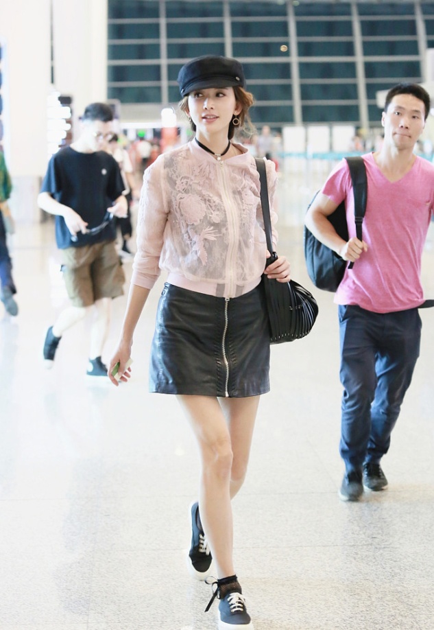 美女明星林志玲机场皮短裙图片(第3页)
