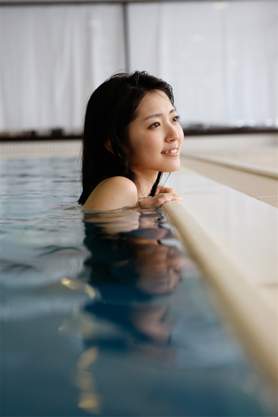 白皙肌肤日本女孩鈴木愛理泳装写真照片(第4页)