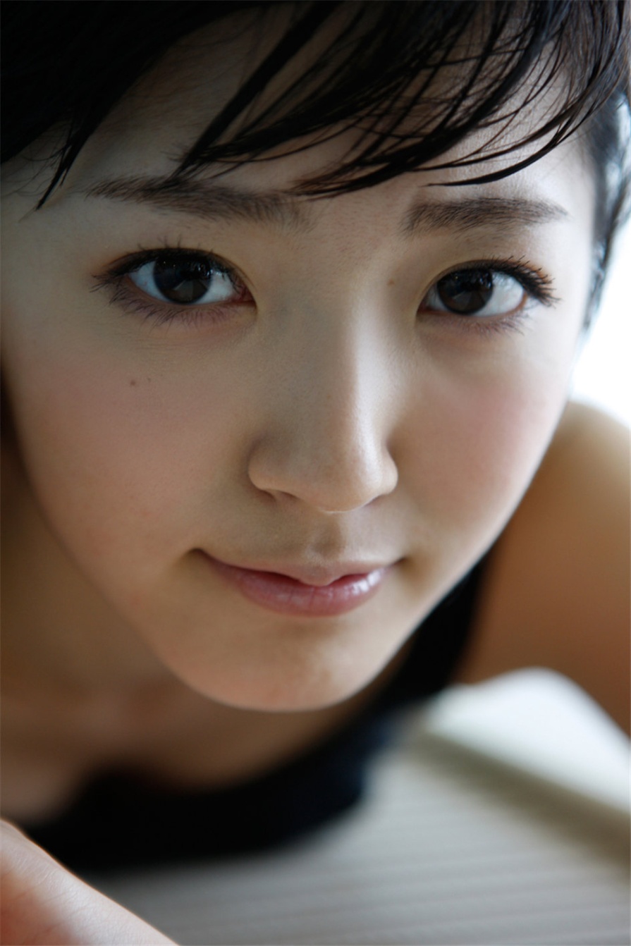 白皙肌肤日本女孩鈴木愛理泳装写真照片(第8页)