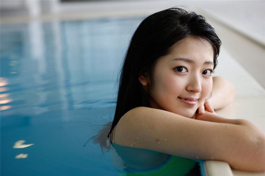 白皙肌肤日本女孩鈴木愛理泳装写真照片(第99页)