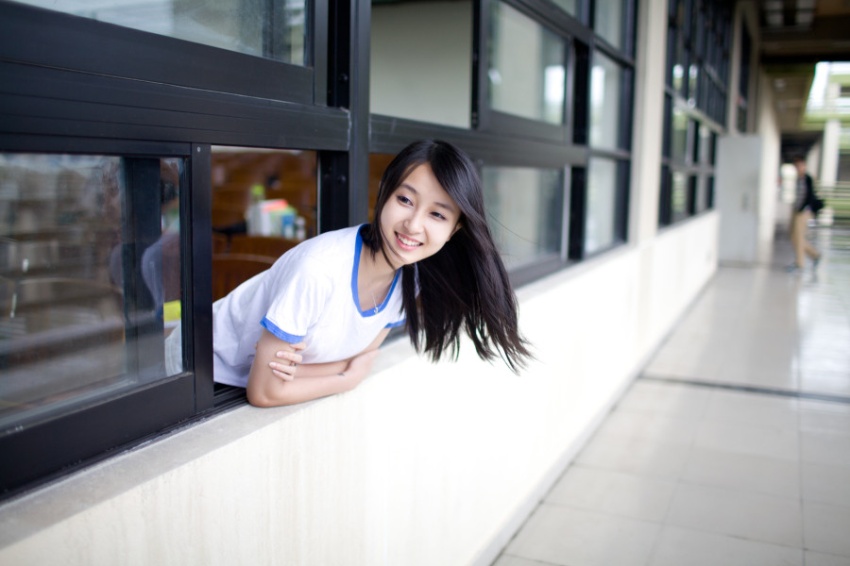 日本学生妹校园粉嫩美腿写真照片(第14页)