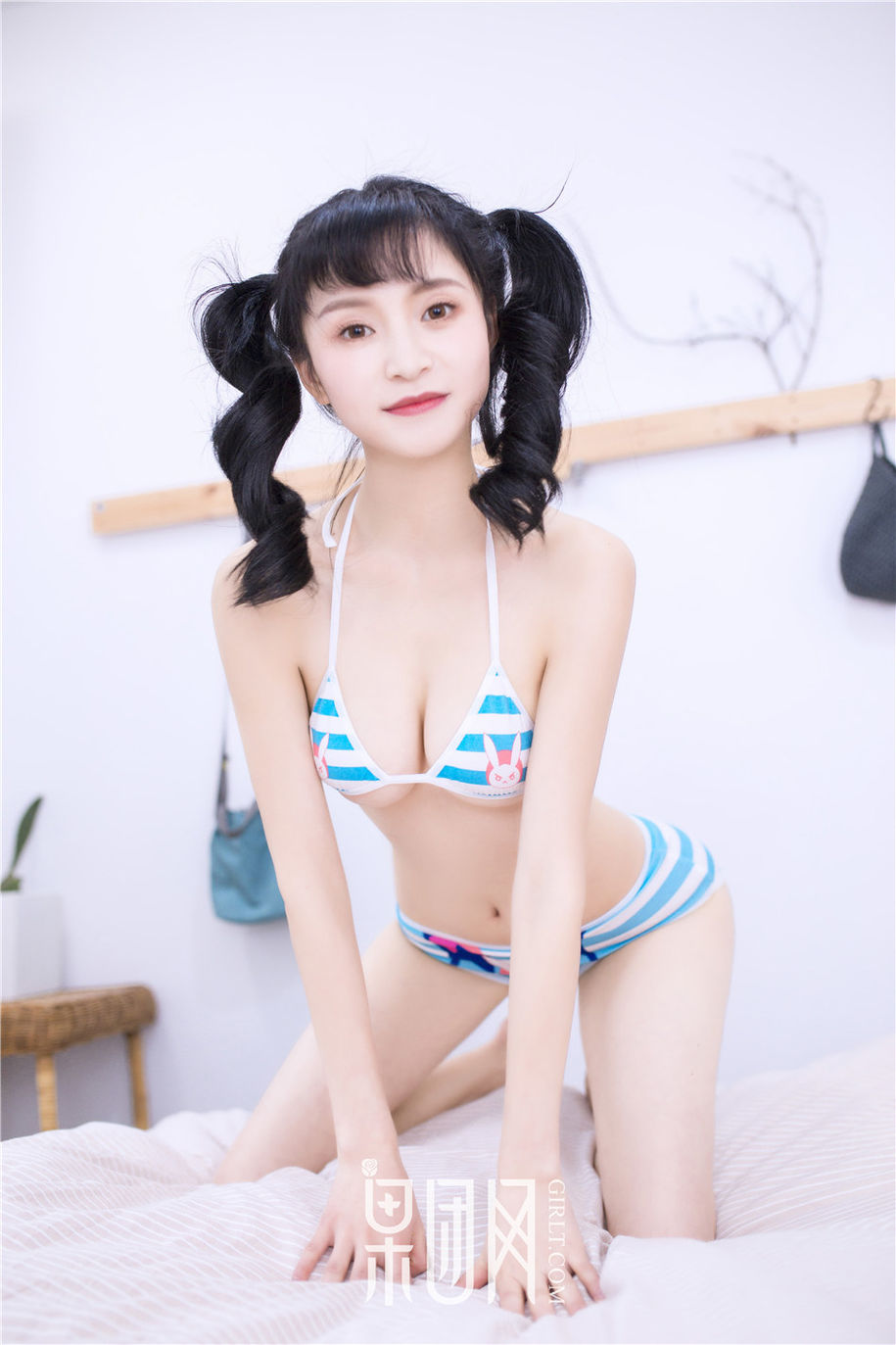 Girlt果团人像摄影写真 白皙美乳美女甜心蘑菇DVA清凉比基尼诱惑床照写真图片(第12页)