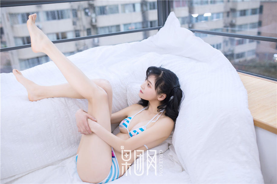 Girlt果团人像摄影写真 白皙美乳美女甜心蘑菇DVA清凉比基尼诱惑床照写真图片(第26页)