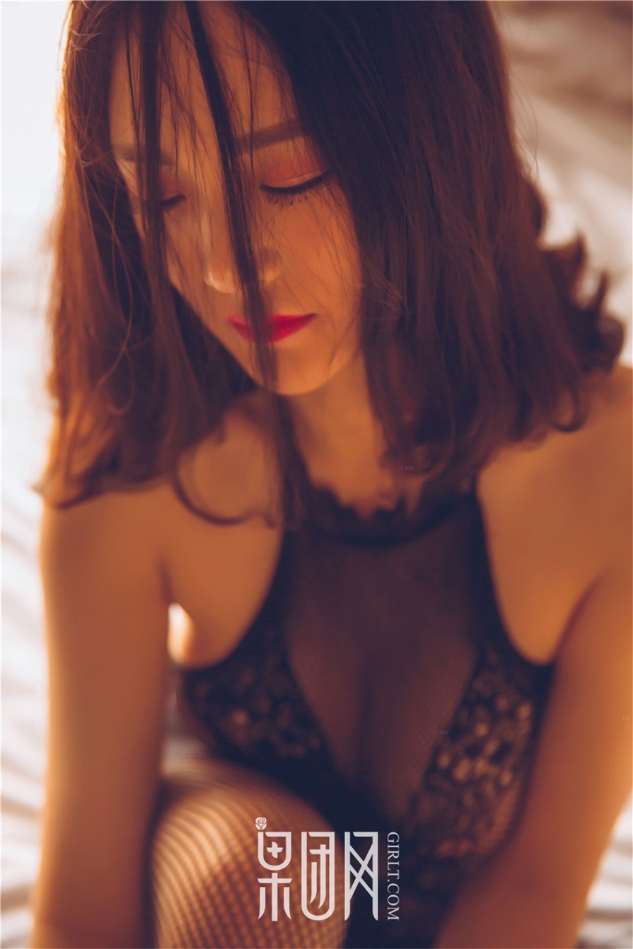 西西人体模特连体网袜爆乳诱惑艺术写真(第16页)