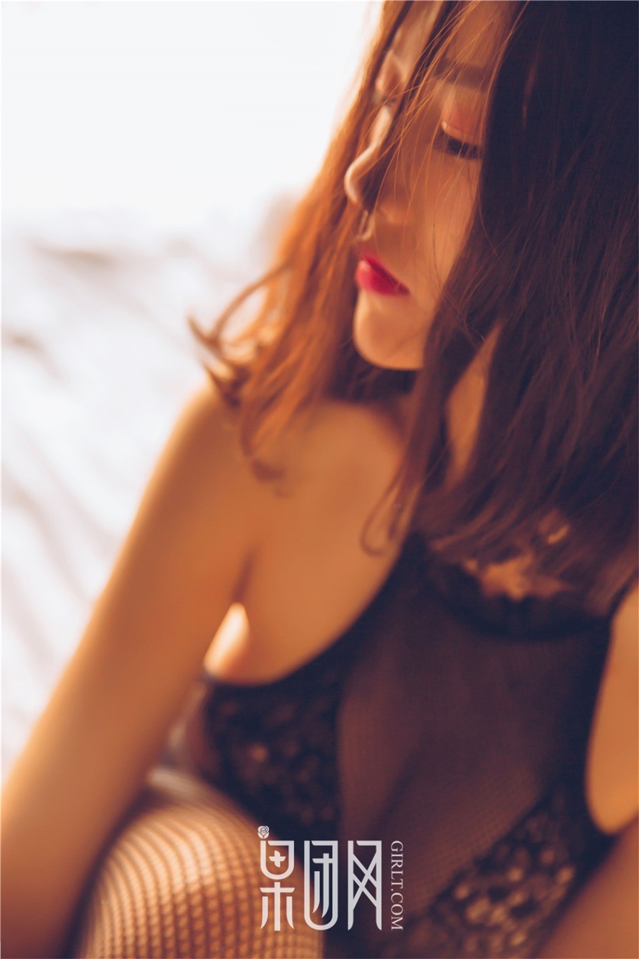 西西人体模特连体网袜爆乳诱惑艺术写真(第17页)