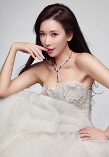 美女明星林志玲低胸蕾丝长裙迷人高清图片