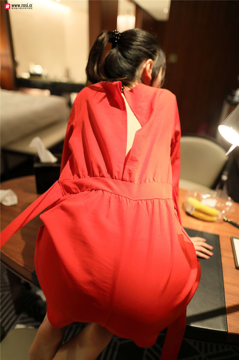 ROSI写真 长发美女酒店性感翘臀撩人私拍魅惑写真图片(第29页)