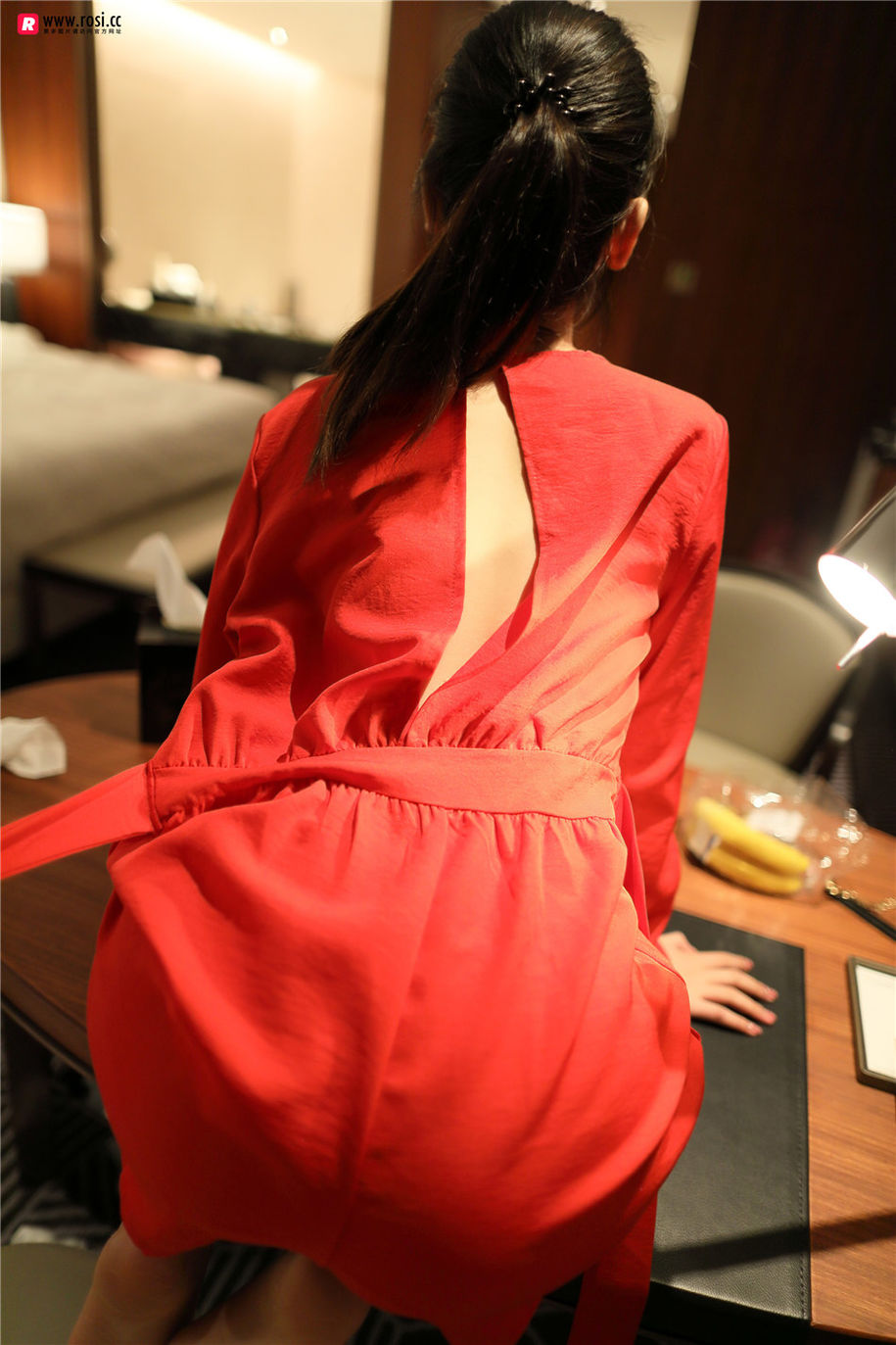 ROSI写真 长发美女酒店性感翘臀撩人私拍魅惑写真图片(第30页)