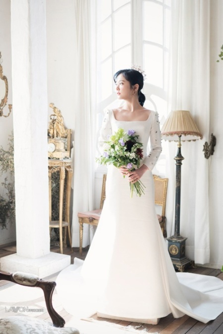 37岁张娜拉穿婚纱高贵华丽写真图片(第3页)