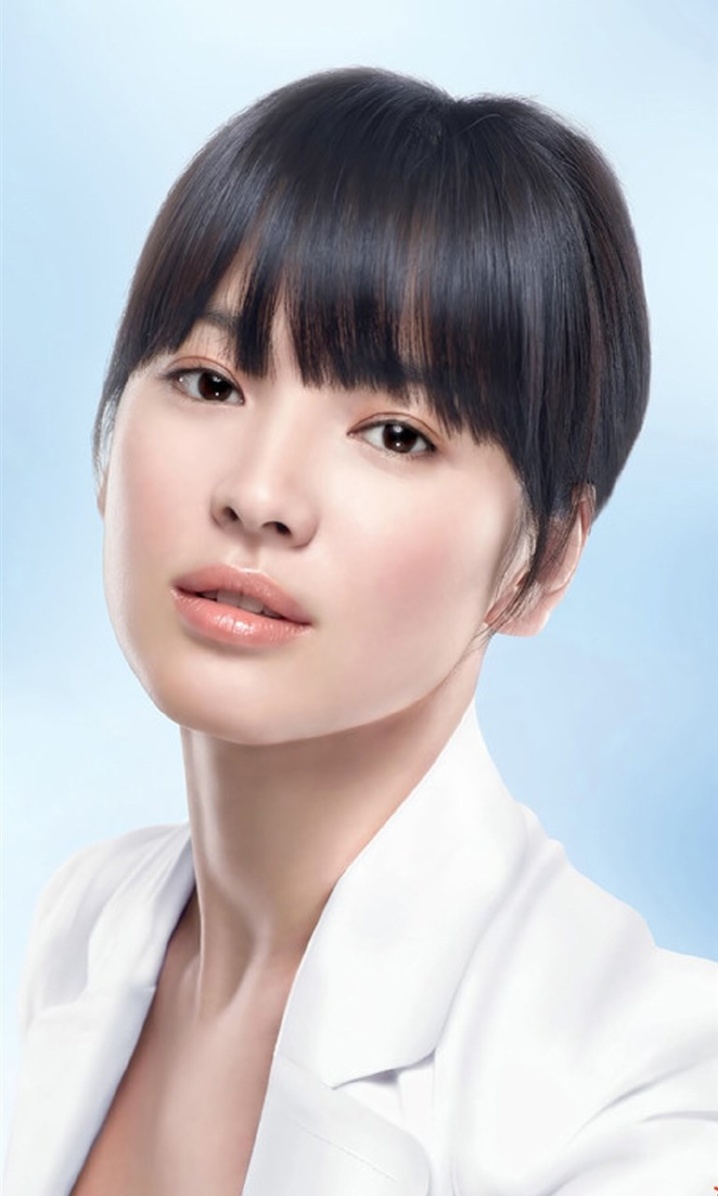 韩国美女明星宋慧乔户外戴耳机写真图片(第3页)