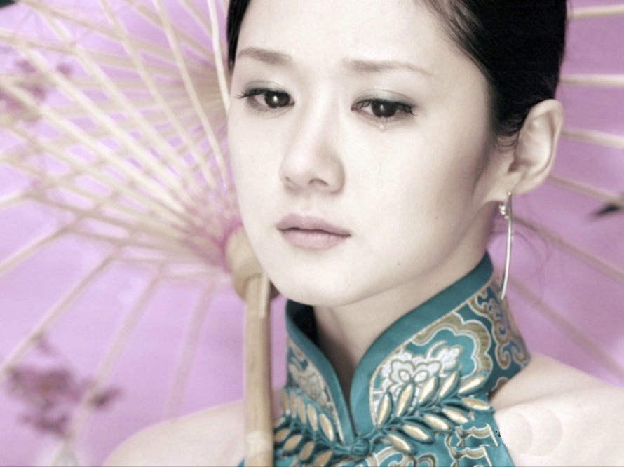 韩国女明星张娜拉穿绿色旗袍拿伞的图片(第4页)