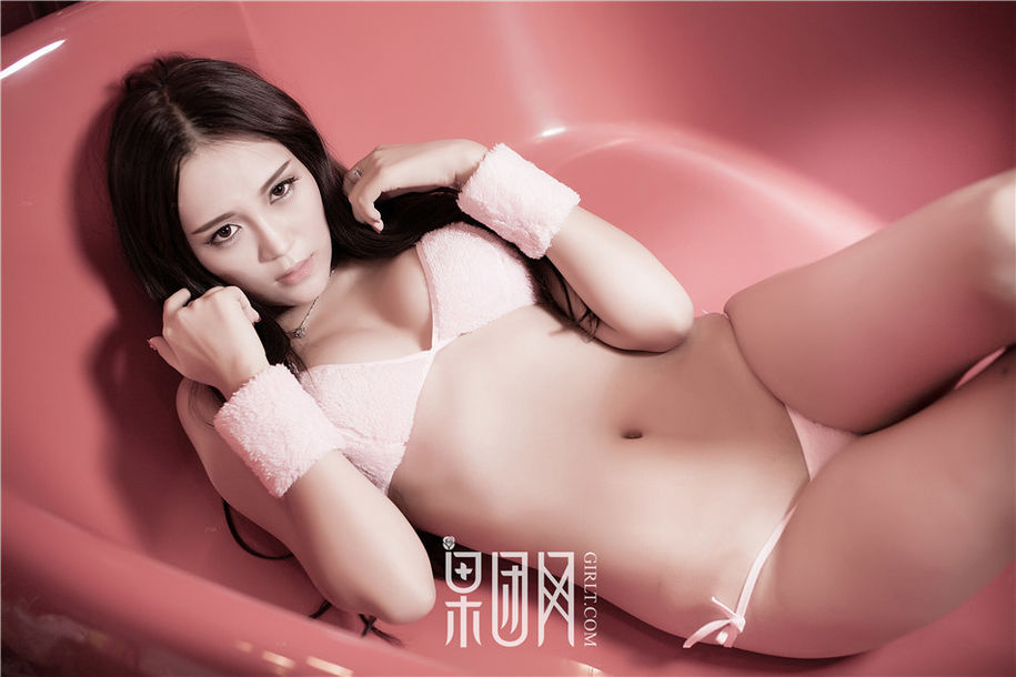 Girlt果团人像摄影写真 爆乳萌妹浴室粉色诱惑大胆人体摄影大图(第67页)