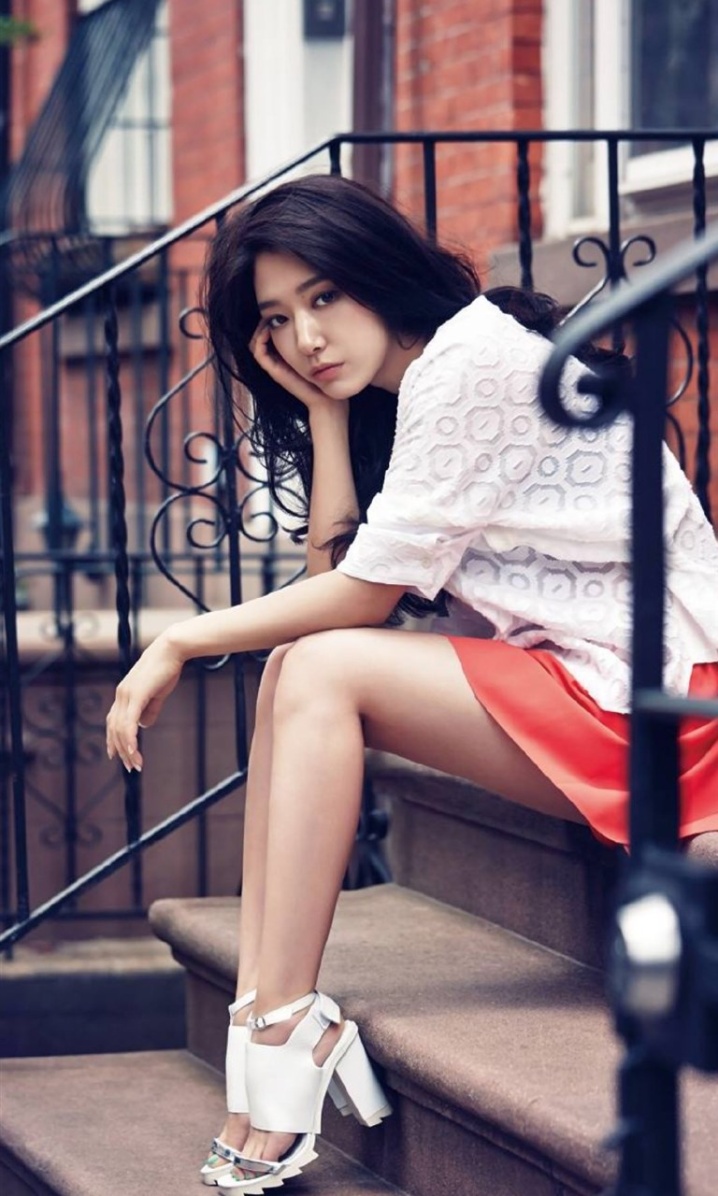 韩国气质美女明星朴信惠时尚杂志写真(第8页)
