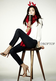 俏皮全智贤圣诞主题写真图片