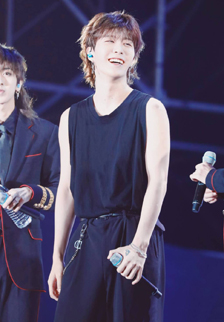 NINE PERCENT范丞丞演唱会帅气图片