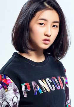 美女明星张子枫的清纯写真