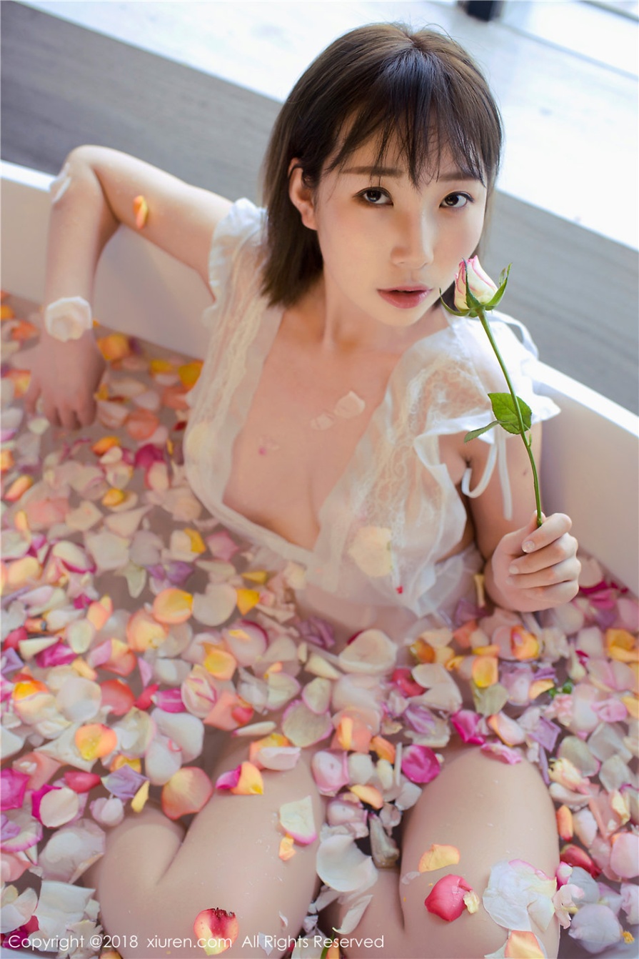 西西人体模特枝恩浴室透视装花瓣浴私拍图片(第11页)