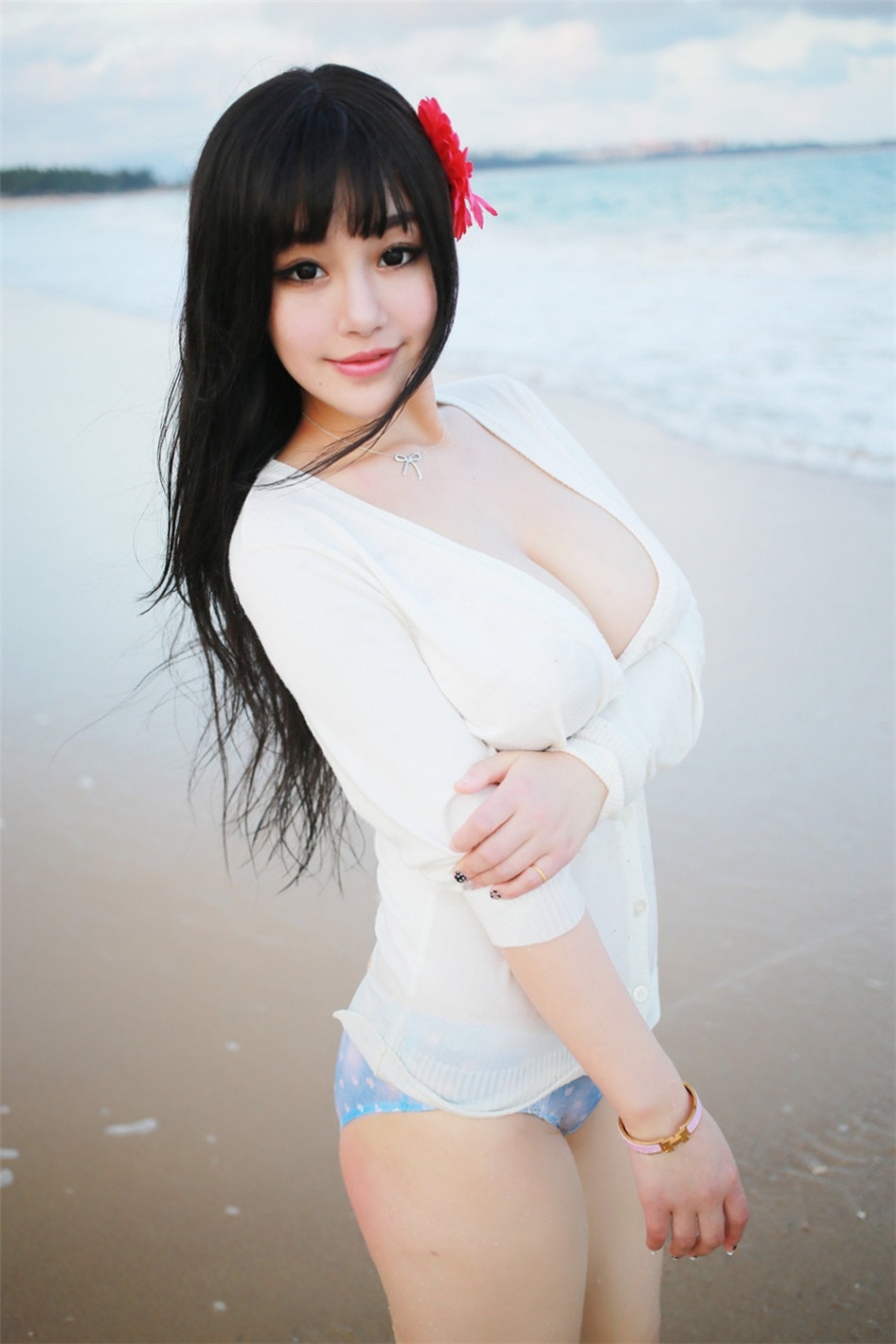 极品巨乳美女可儿海边大胆人体艺术写真图片(第18页)