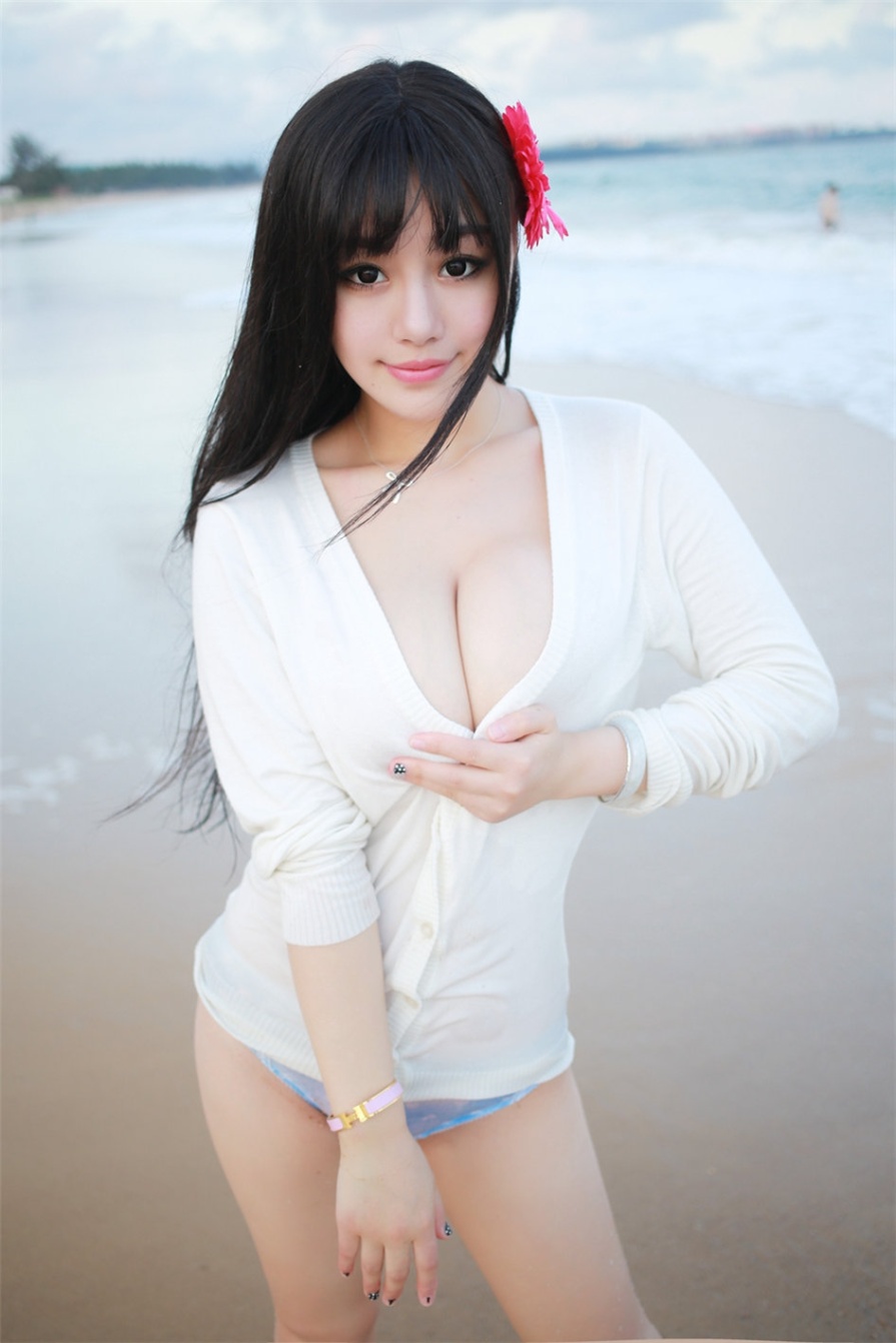 极品巨乳美女可儿海边大胆人体艺术写真图片(第25页)