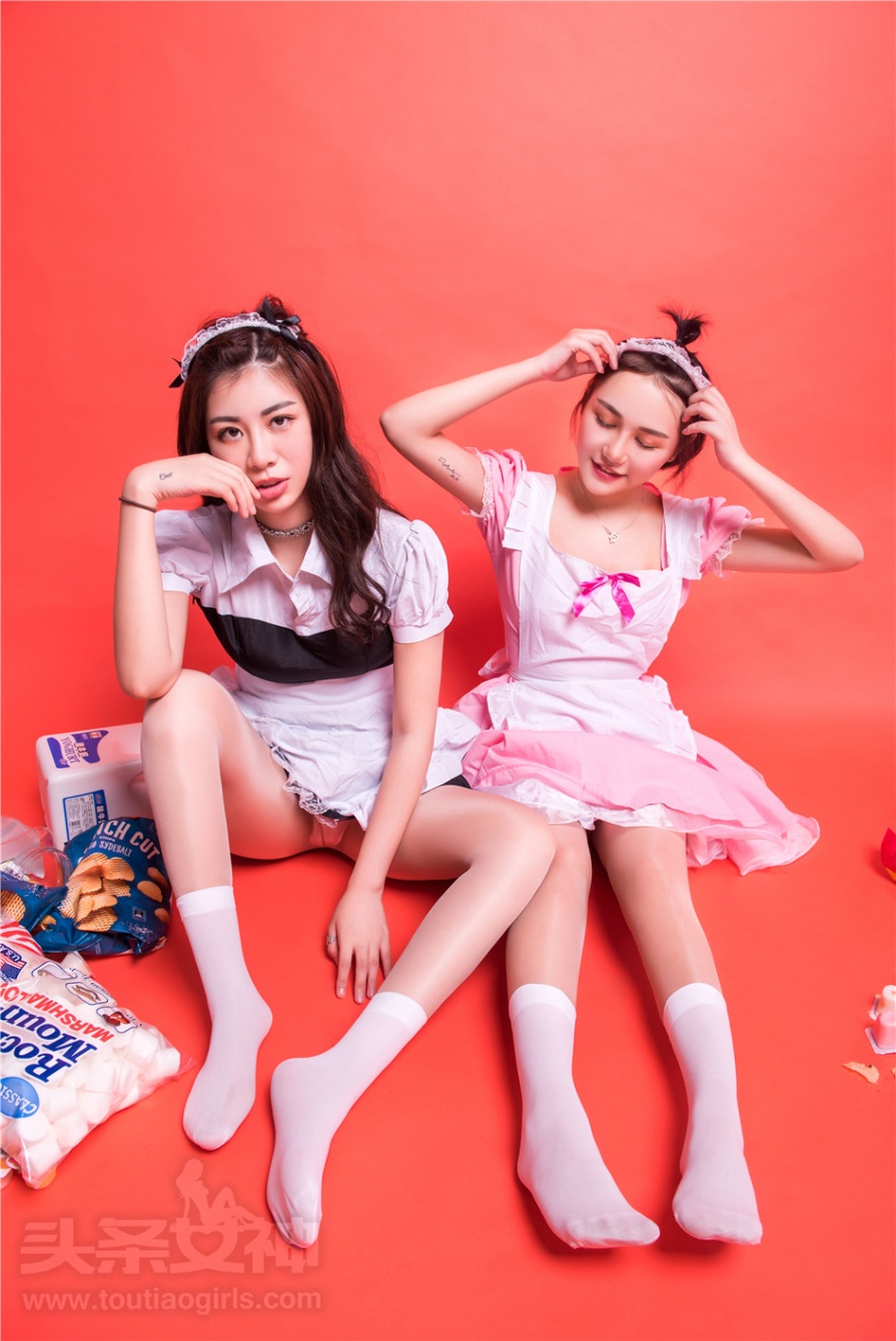 风骚美女姐妹花奥利&amp;悦悦女仆装大胆人体艺术写真图片(第18页)