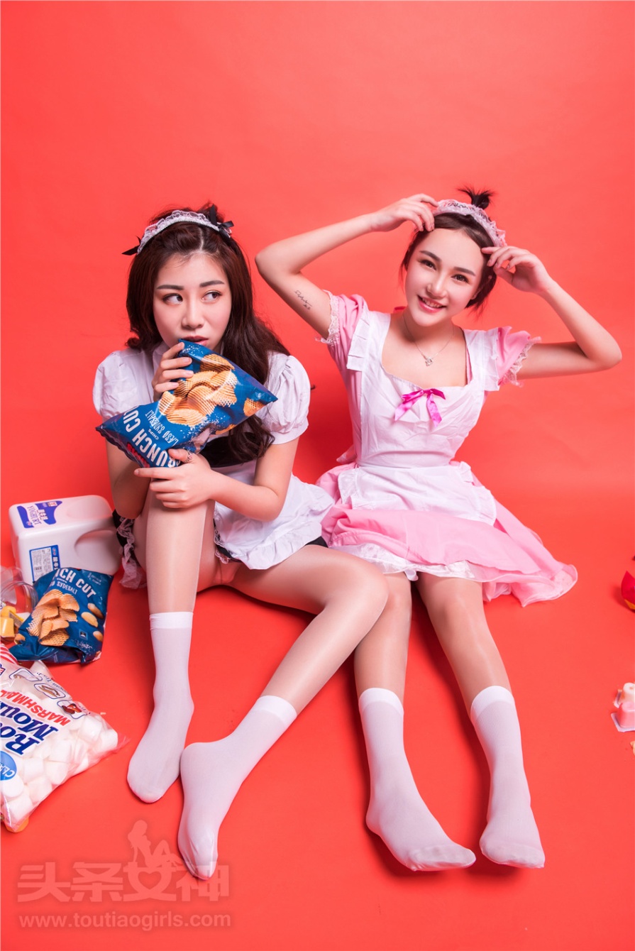 风骚美女姐妹花奥利&amp;悦悦女仆装大胆人体艺术写真图片(第19页)
