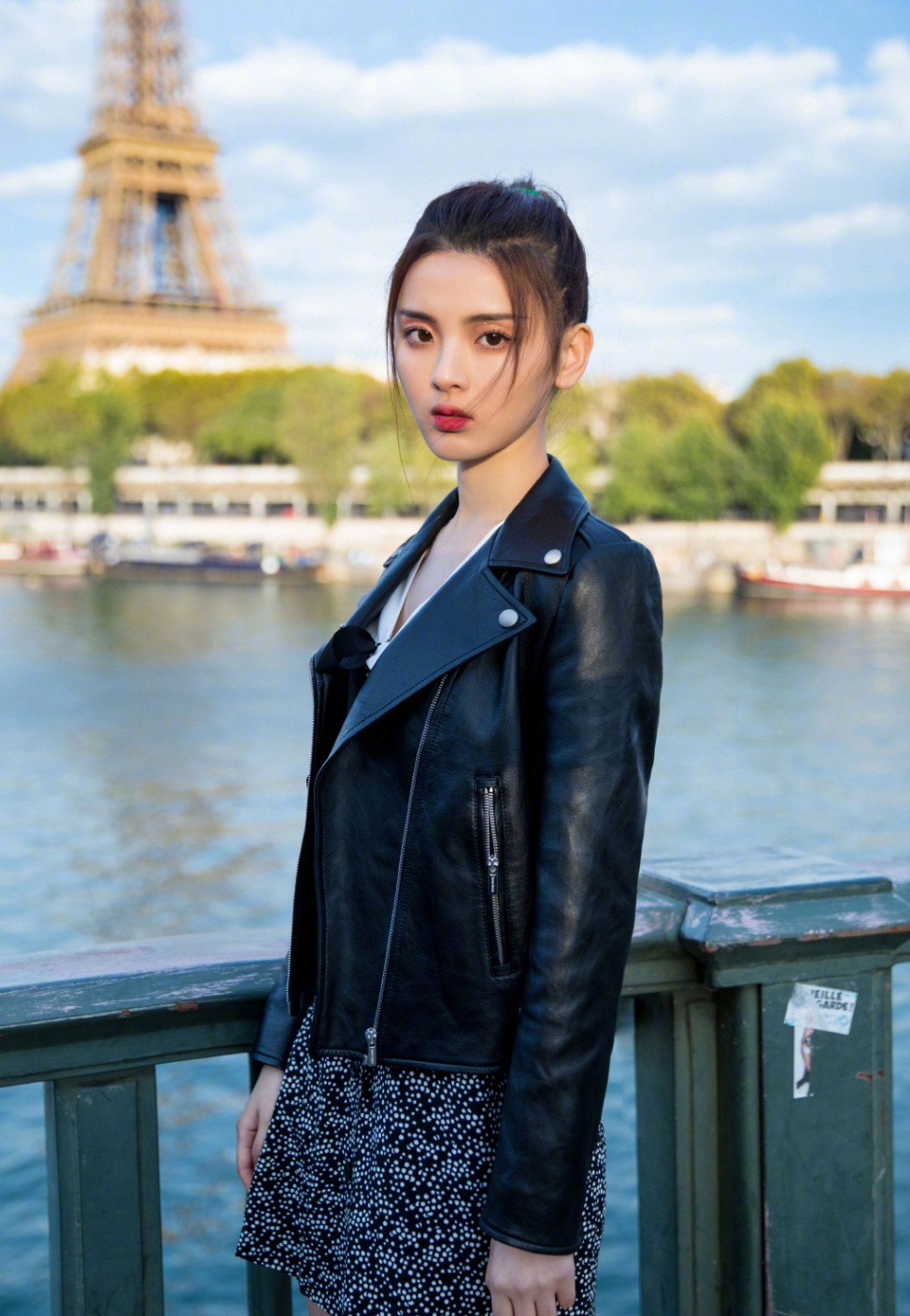 美女明星杨超越巴黎写真高清图片(第5页)