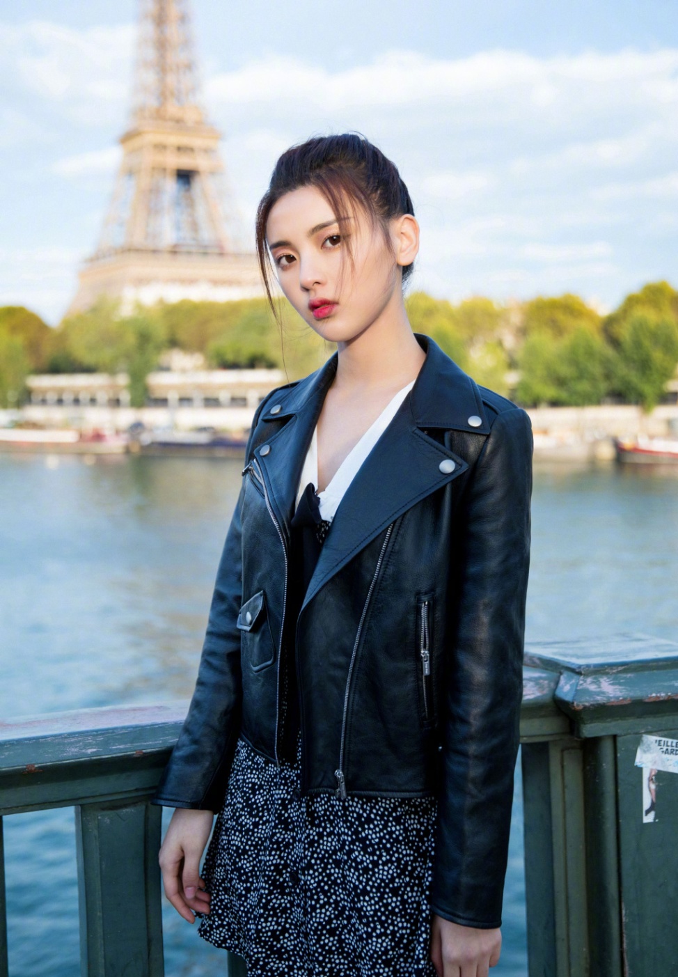 美女明星杨超越巴黎写真高清图片(第8页)