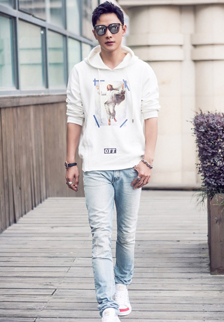 帅气男明星罗晋街拍最新图片