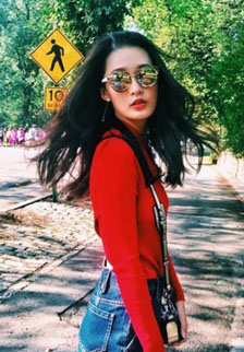 李沁生活街拍图片大全