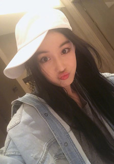 张馨予早期的生活照片