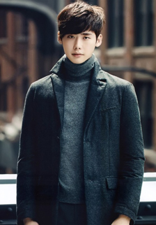韩国帅哥明星李钟硕最新冬装写真