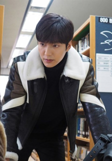 全智贤和李敏搞在蓝色大海的传说中的图片