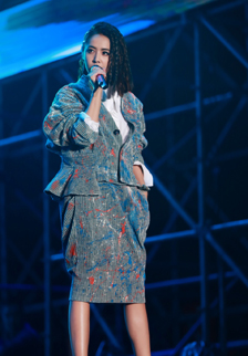 台湾美女明星蔡依林唱歌舞台图片