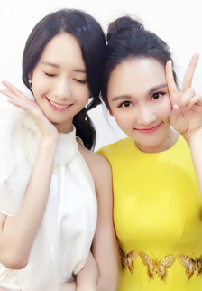 美女明星林允儿孙骁骁合影图片