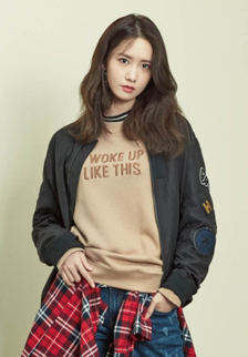 韩国美女明星林允儿超短裙写真图片