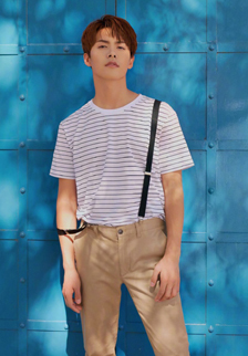 马天宇与树休闲帅气写真图片