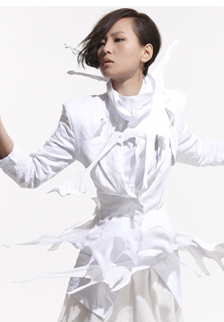 周笔畅短发帅气写真