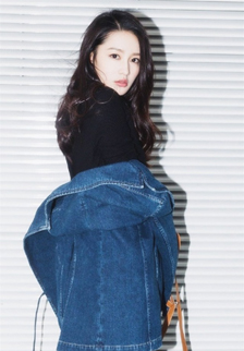 美女明星李沁狂野写真