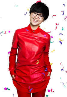 女明星周笔畅大红色衣服新年写真