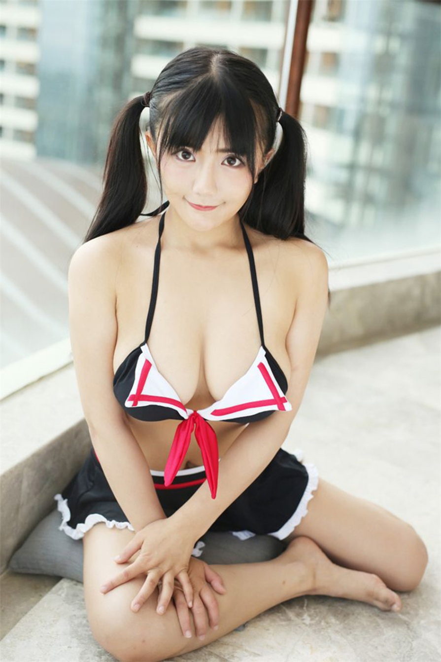 童颜巨乳美少女阿乖Kiddo别墅百变制服大胆人体艺术写真图片(第22页)